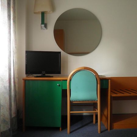 Hotel Ramoverde Borgomanero Ngoại thất bức ảnh