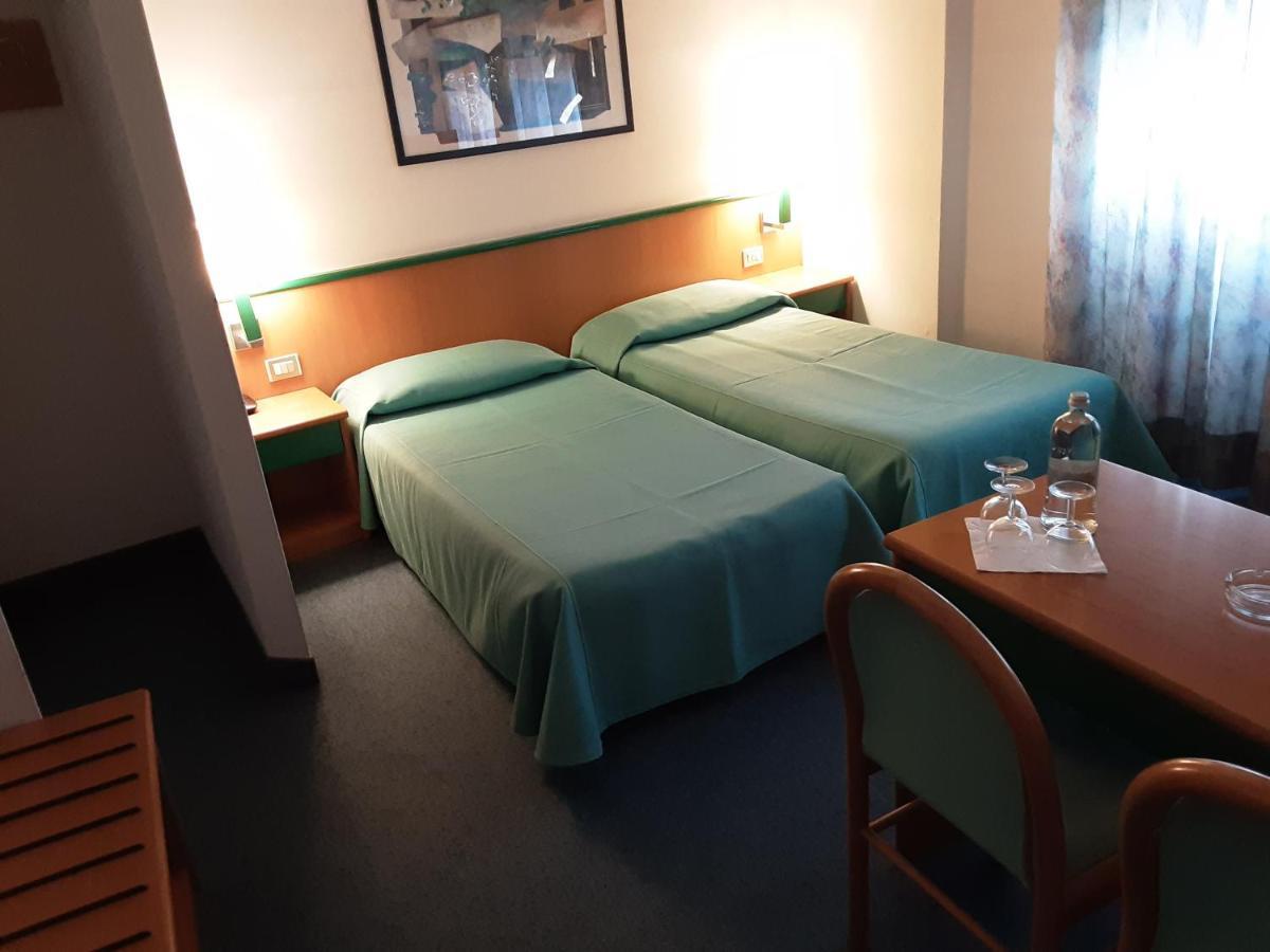 Hotel Ramoverde Borgomanero Ngoại thất bức ảnh