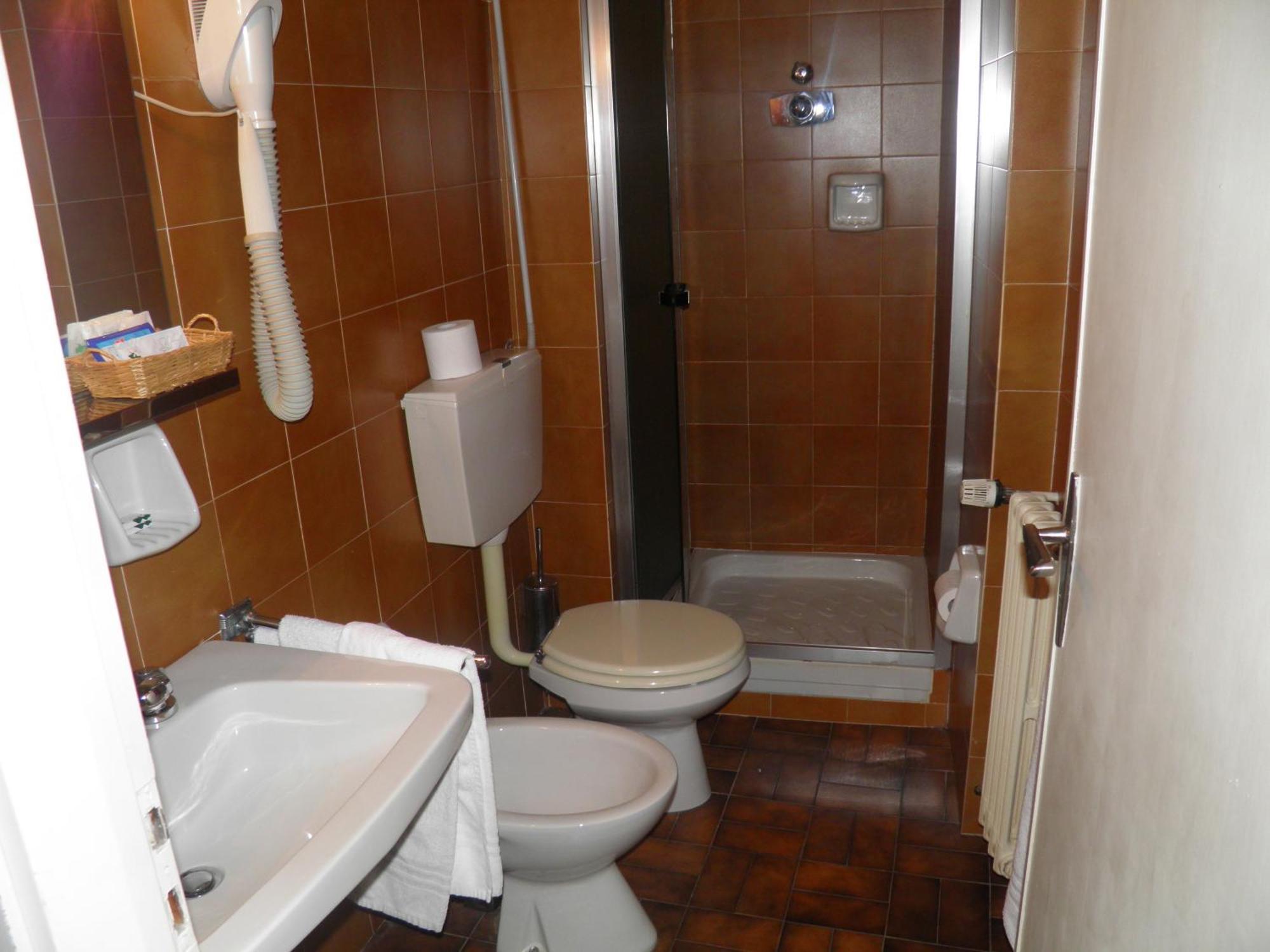 Hotel Ramoverde Borgomanero Ngoại thất bức ảnh