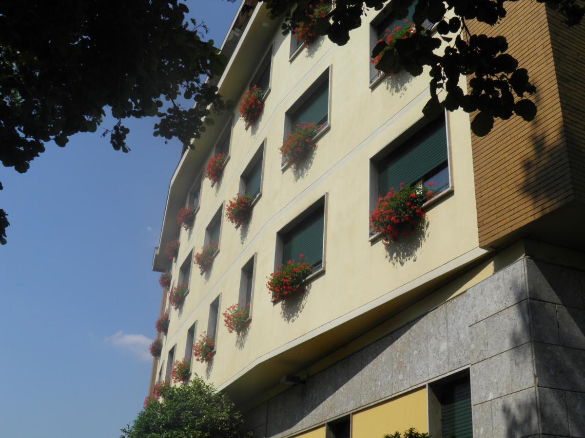 Hotel Ramoverde Borgomanero Ngoại thất bức ảnh